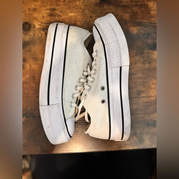 Converse all Stars Chuck Taylor’s Platform size 6 - Picture 9 of 13